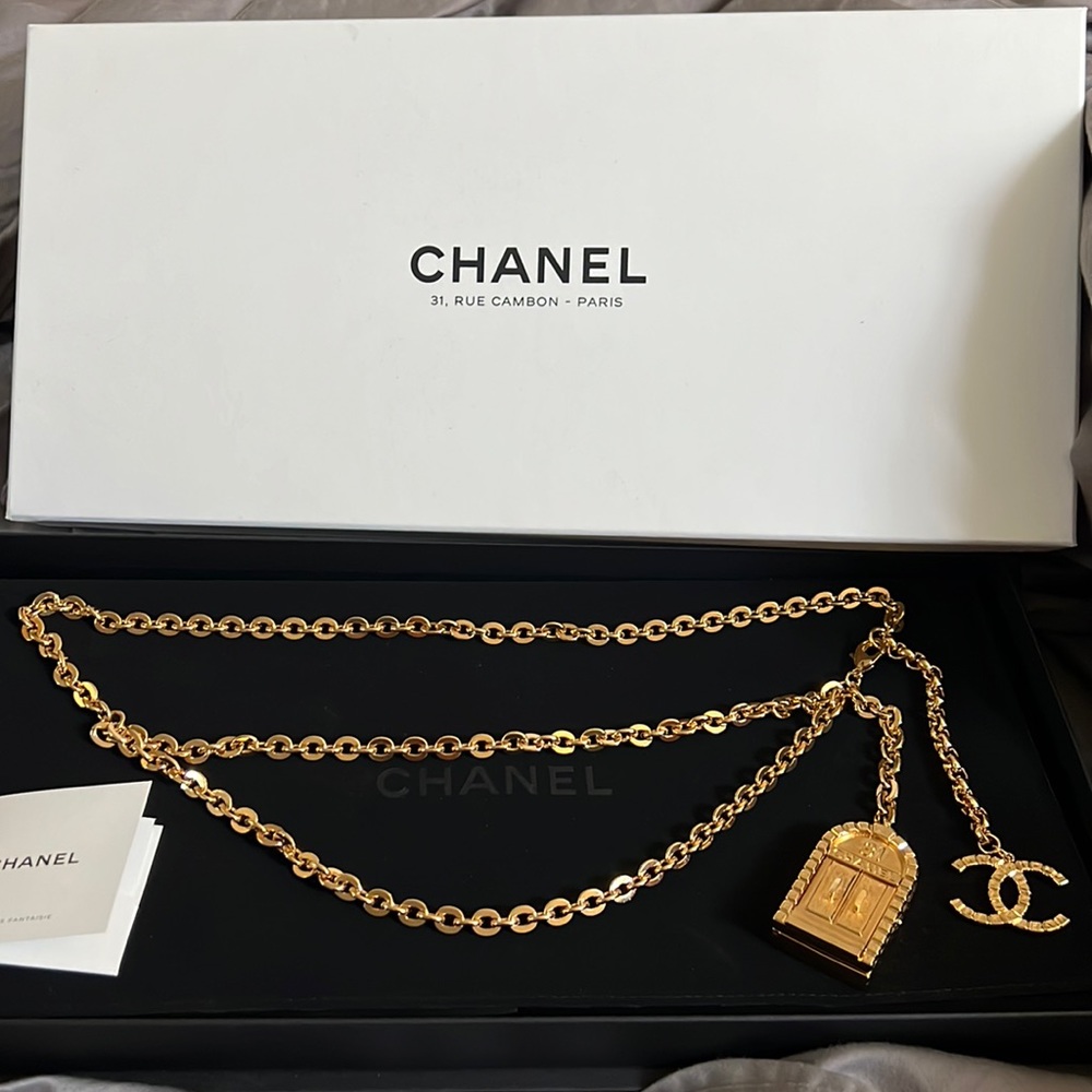 Chanel AUTHENTIC Chain belt
